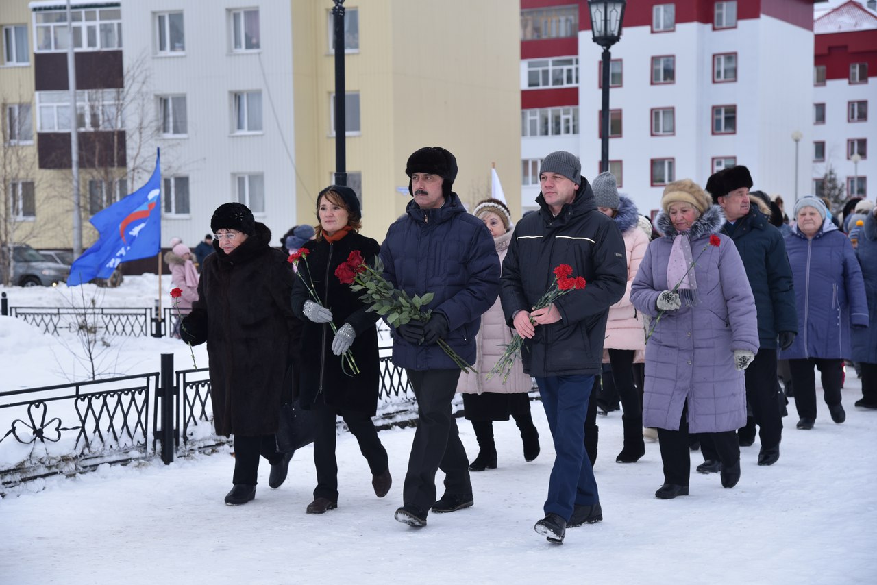 мое сердце нижневартовский район. скульптура верность излучинск. излучинск нижневартовский район. поселок излучинск. пгт излучинск нижневартовского района.
